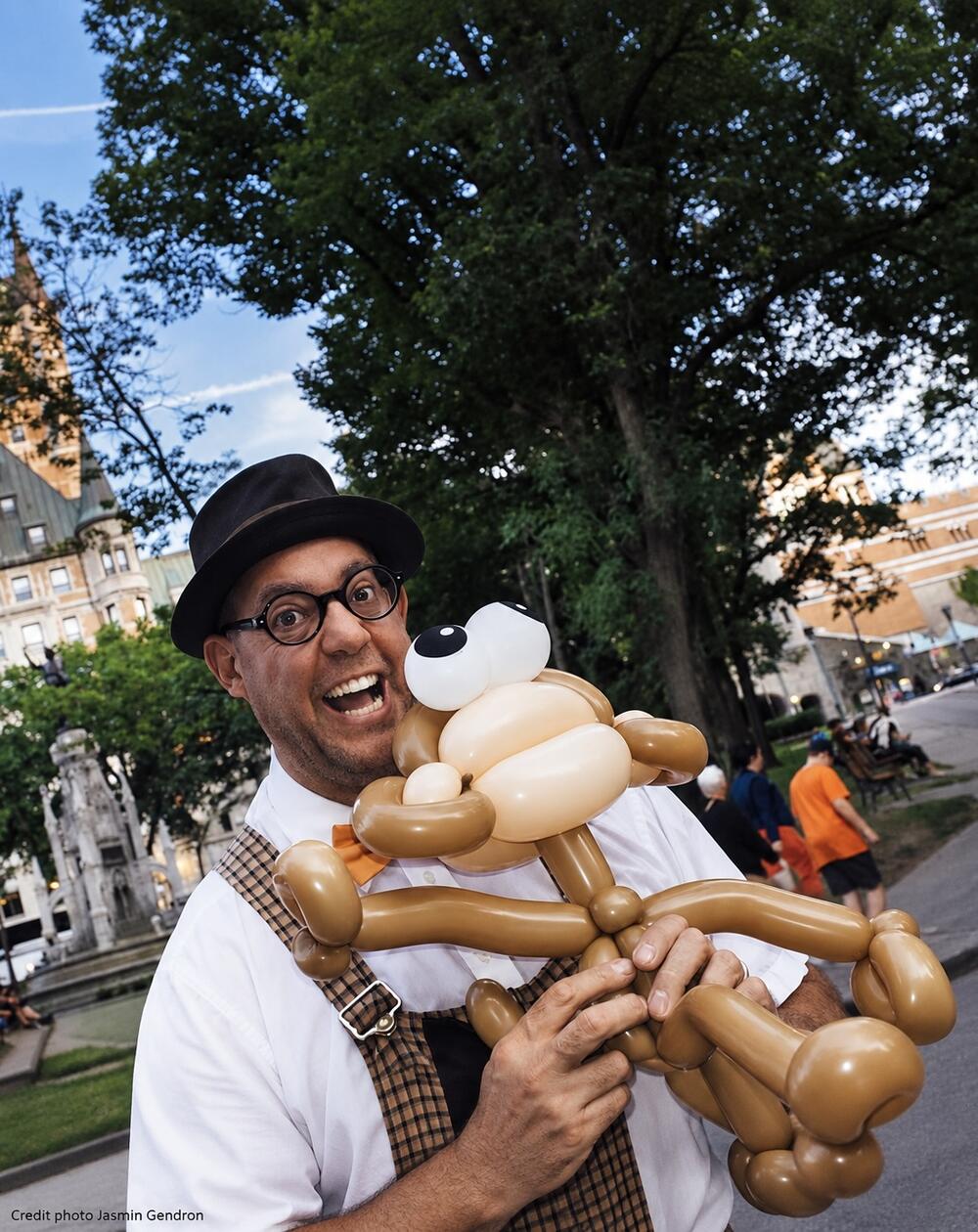 Monsieur Petit, artiste du Ballon ; crédit photo : Jasmin Gendron