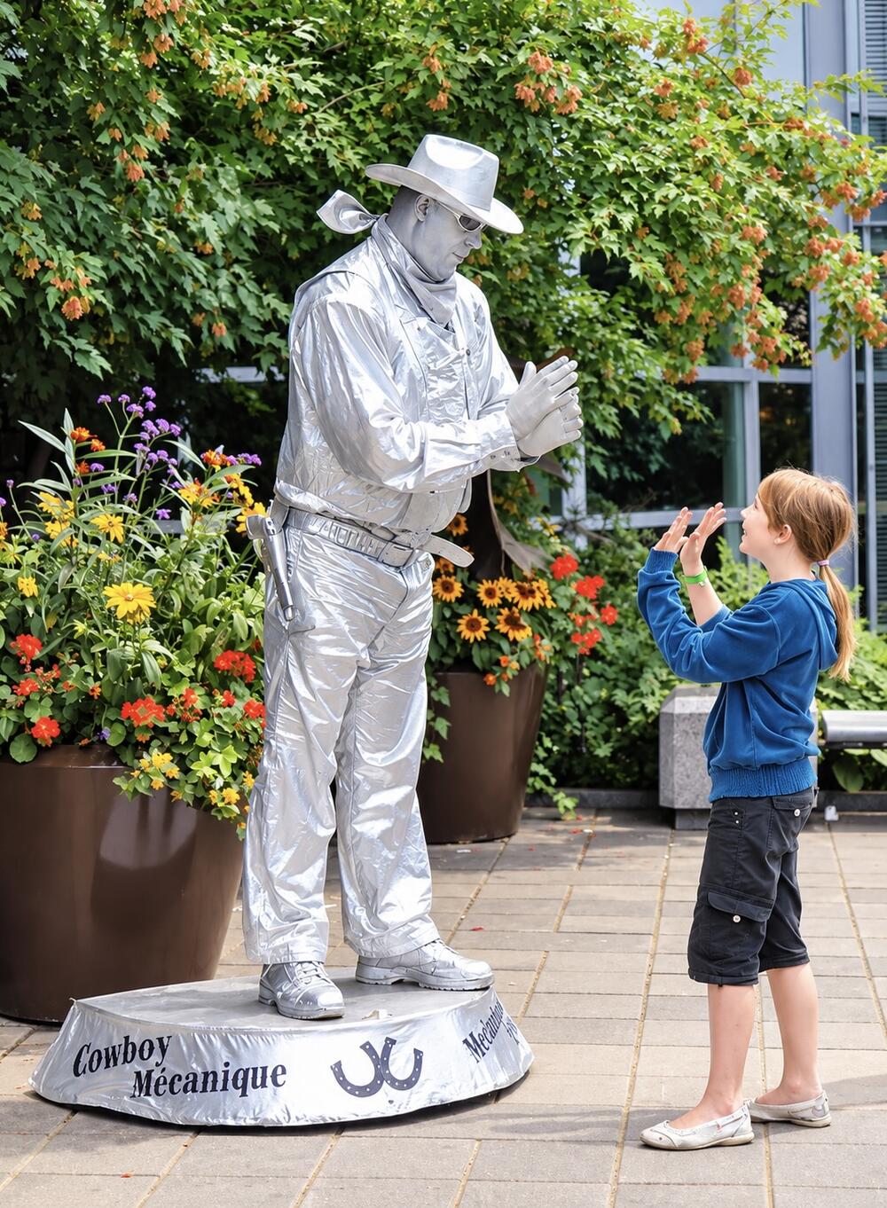 Le Cowboy mécanique, statue vivante