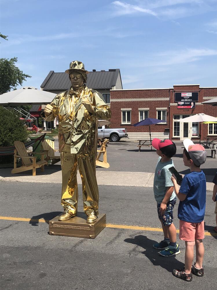 M. Golden statue vivante, crédit photo : Samuel l.